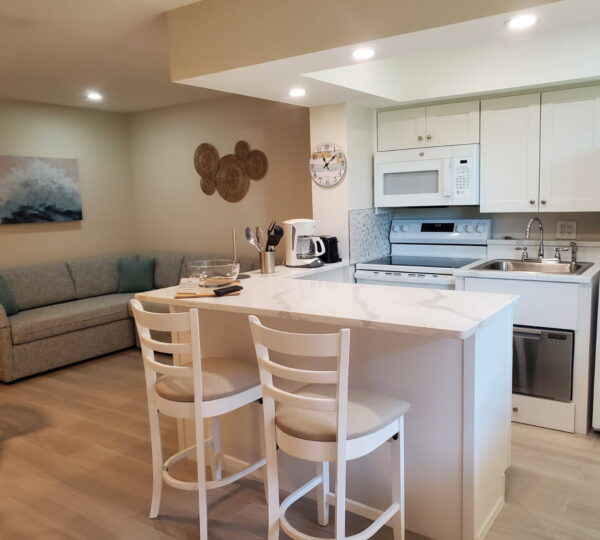 H-Unit Quarterdeck – 1 Bedrooms / 2 Bathrooms / Den